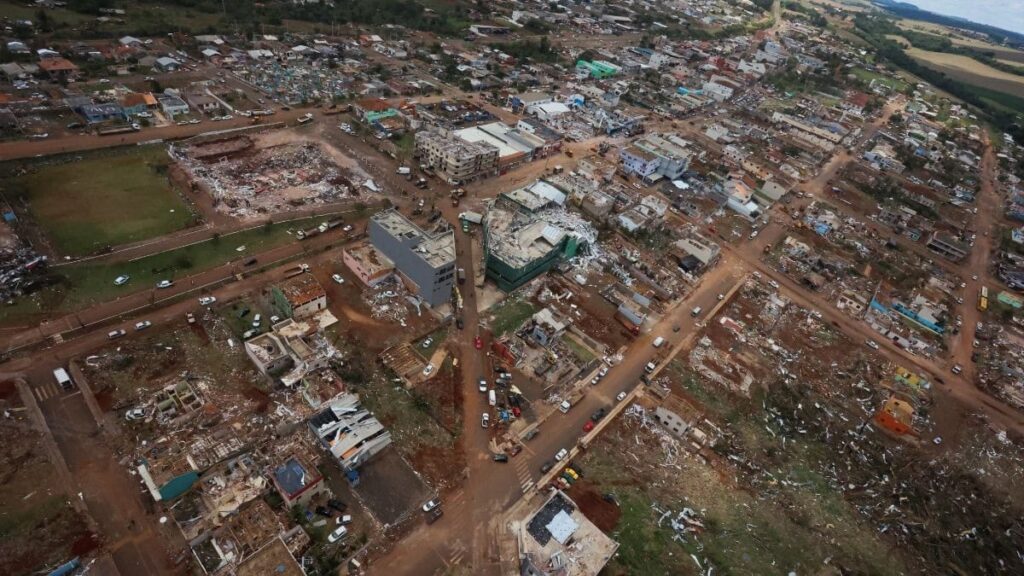 Evento no Paraná Aborda Prevenção e Resposta a Tornados