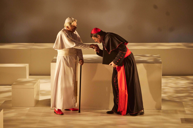 Festival de Curitiba: ‘Dois Papas’ traz reflexão sobre fé e poder ao Guairão Festival de Curitiba: ‘Dois Papas’ traz reflexão sobre fé e poder ao Guairão