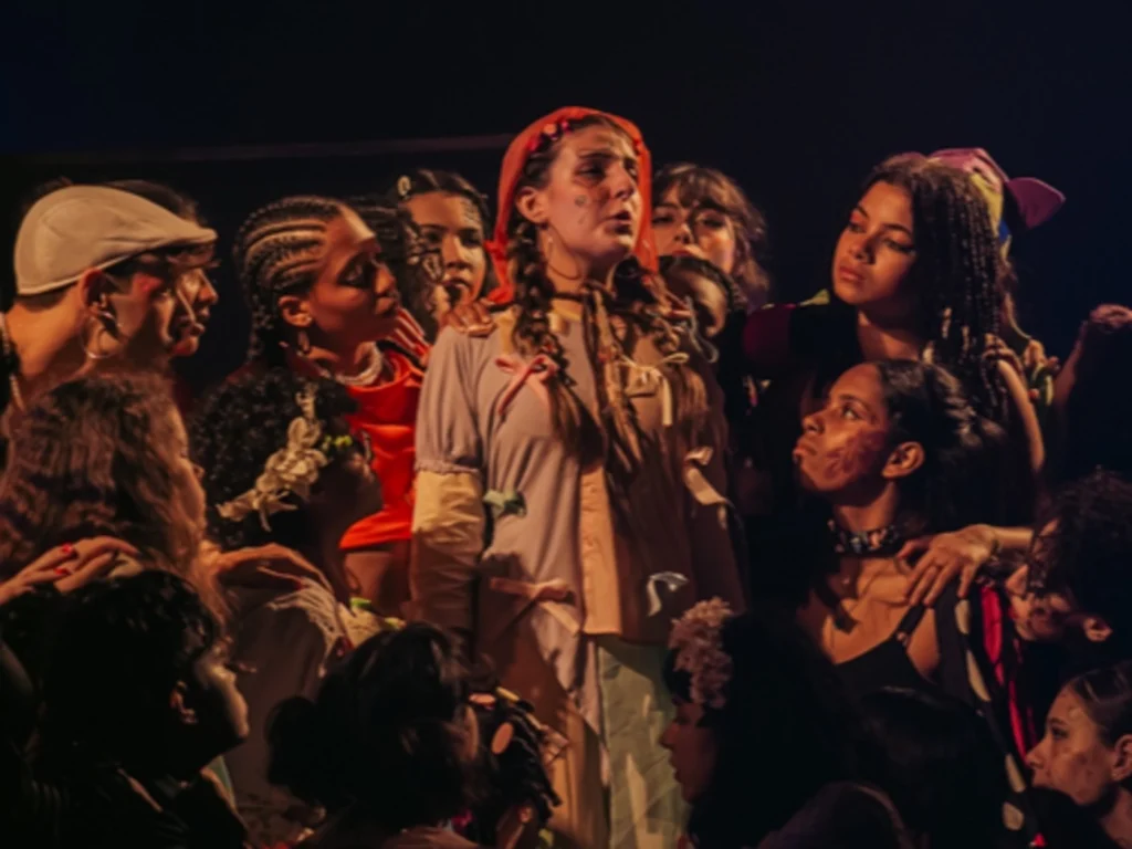 Formação Cênica Gratuita Incentiva Jovens nas Fábricas de Cultura de SP