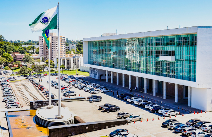 Governo do Paraná Convoca Mais de 3 Mil Candidatos em Concursos Públicos Governo do Paraná Convoca Mais de 3 Mil Candidatos em Concursos Públicos