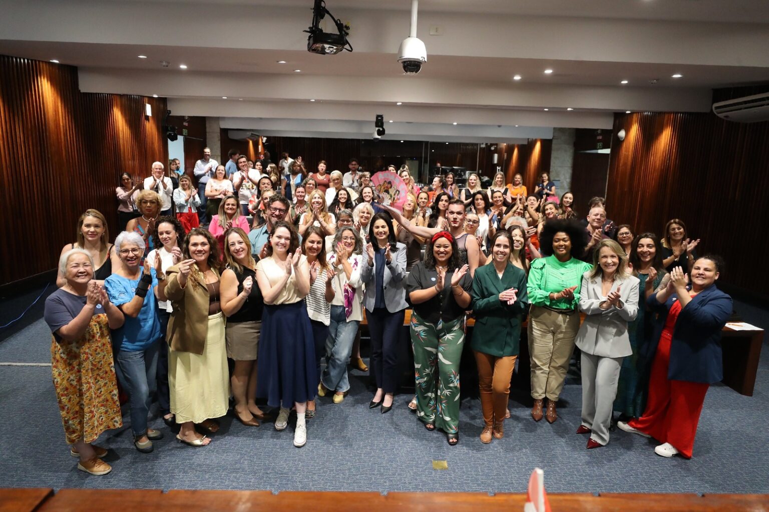 Março da Decisão: Mulheres na Política e os Desafios do Poder no Paraná