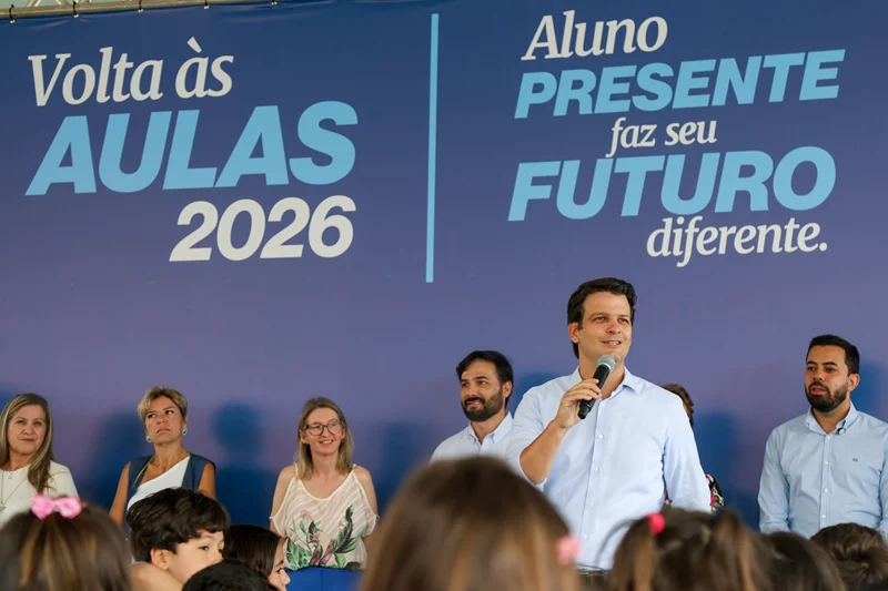 Prefeitura de Curitiba altera grade curricular e reduz aulas de História e Geografia Imagem do artigo