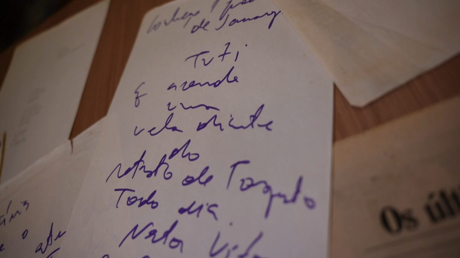 Poemas Originais de Paulo Leminski Devolvidos Após 44 Anos: Uma História de Redescoberta Poemas Originais de Paulo Leminski Devolvidos Após 44 Anos: Uma História de Redescoberta