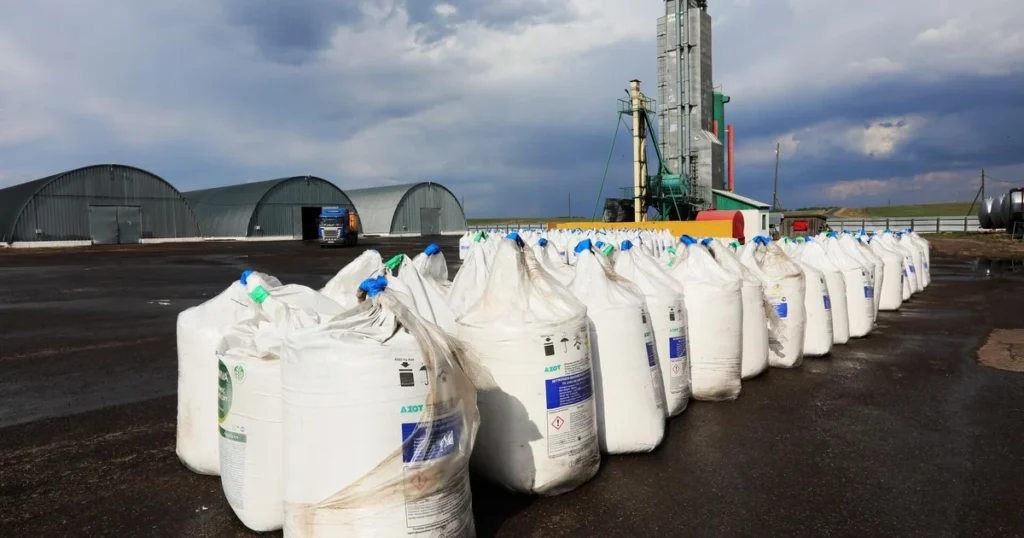 Preços de Fertilizantes Aumentam com Conflito no Oriente Médio e Afligem Agronegócio Brasileiro