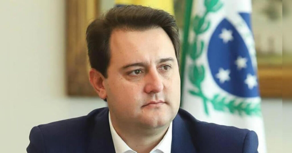 Ratinho Junior Define Estratégias em Meio à Disputa Política no Paraná Ratinho Junior Define Estratégias em Meio à Disputa Política no Paraná