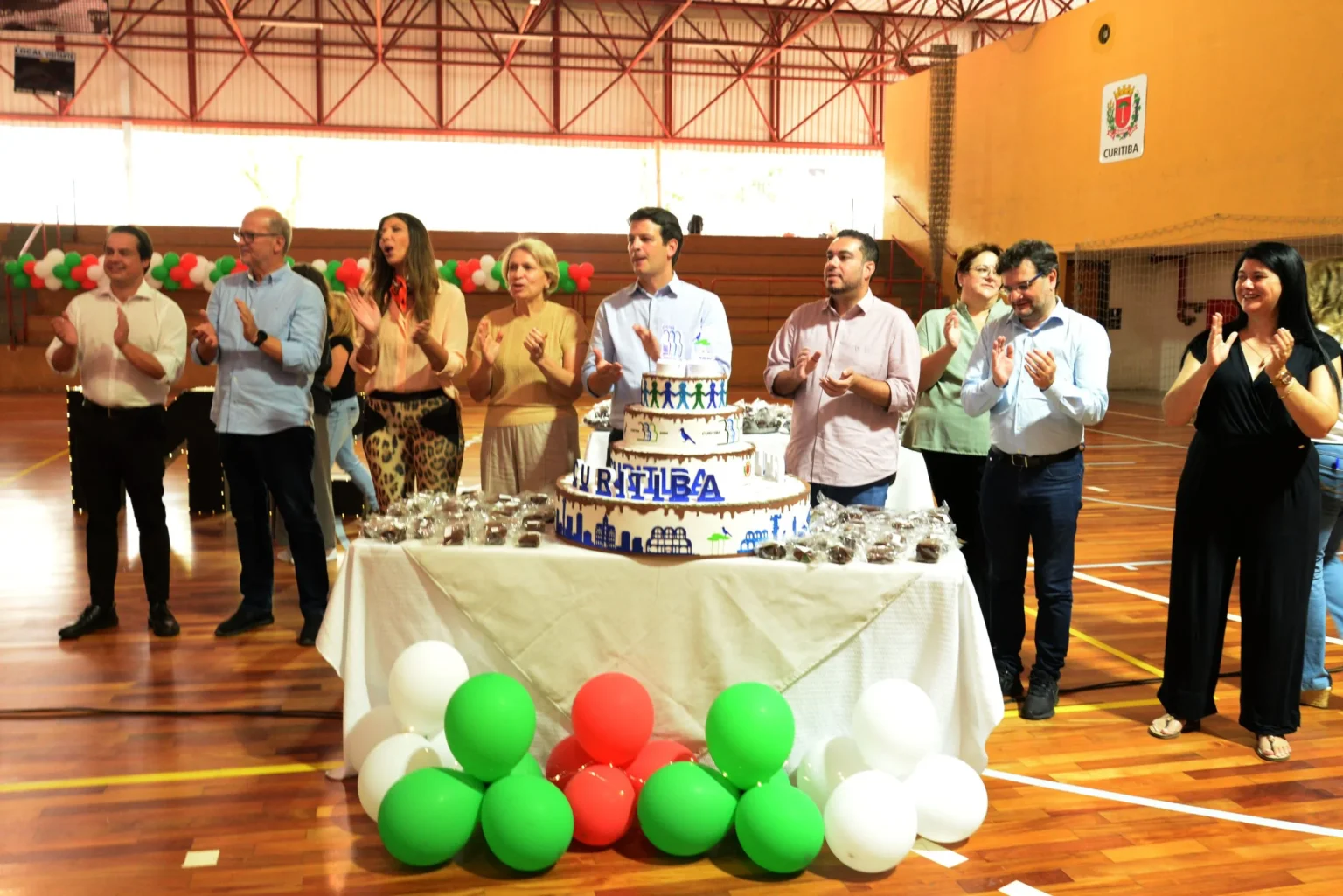 Um Aniversário no Picadeiro da Alegria: Celebração Cultural em Curitiba para Todas as Idades