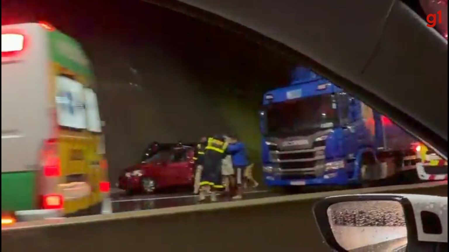 Acidente na BR-376 Interdita Trecho entre Paraná e Santa Catarina Acidente na BR-376 Interdita Trecho entre Paraná e Santa Catarina