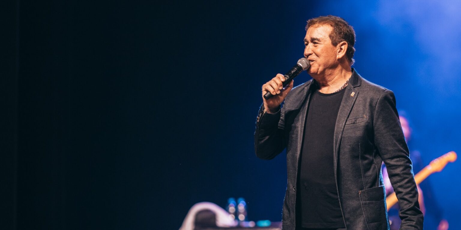 Amado Batista em Curitiba: Desconto de 60% para Ingressos Imperdíveis