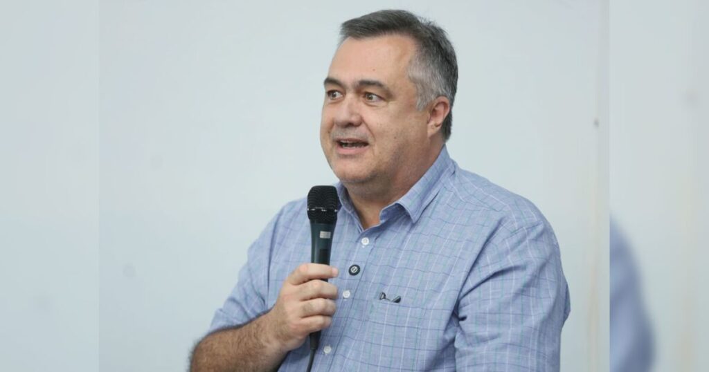 Beto Preto: Médico em Ação na Política Paranaense