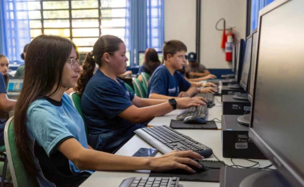 Cadastro da Carteira de Trabalho Digital: Oportunidade para Estudantes do Paraná