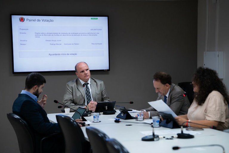 Câmara de Curitiba Avança com Política de Saúde e Projetos Imobiliários Câmara de Curitiba Avança com Política de Saúde e Projetos Imobiliários
