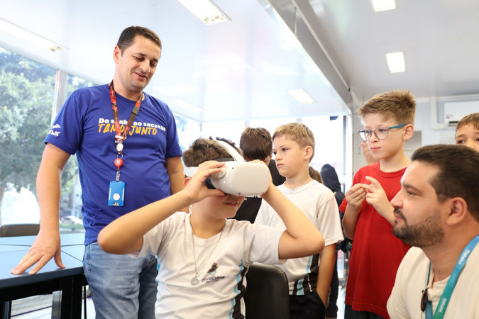 Carreta da Inovação Leva Ciência e Tecnologia a Rio Bom e Irati Carreta da Inovação Leva Ciência e Tecnologia a Rio Bom e Irati