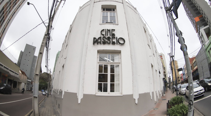 Cinema Gratuito em Curitiba: Explore Cursos de Extensão no Cine Passeio Cinema Gratuito em Curitiba: Explore Cursos de Extensão no Cine Passeio