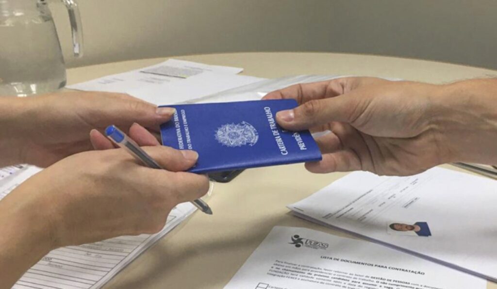 Curitiba Gera 13,9 Mil Novas Vagas e Tem o 2º Maior Saldo de Empregos do Brasil Curitiba Gera 13,9 Mil Novas Vagas e Tem o 2º Maior Saldo de Empregos do Brasil