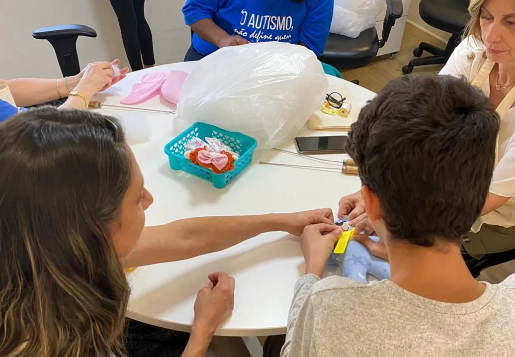 Curitiba Promove Palestras Gratuitas sobre Autismo para Educadores