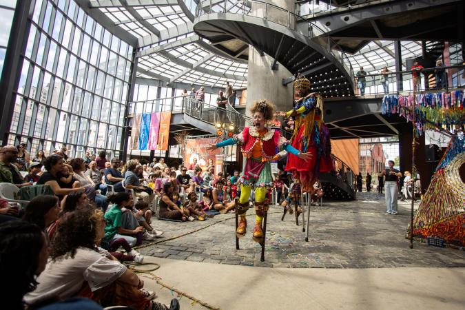 Festival de Curitiba: Como a Cultura Movimenta a Economia da Capital Festival de Curitiba: Como a Cultura Movimenta a Economia da Capital