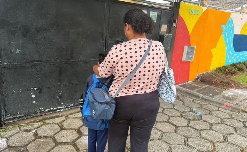 Greve de Professores em Curitiba: Incertezas nas Escolas e Impactos para Pais