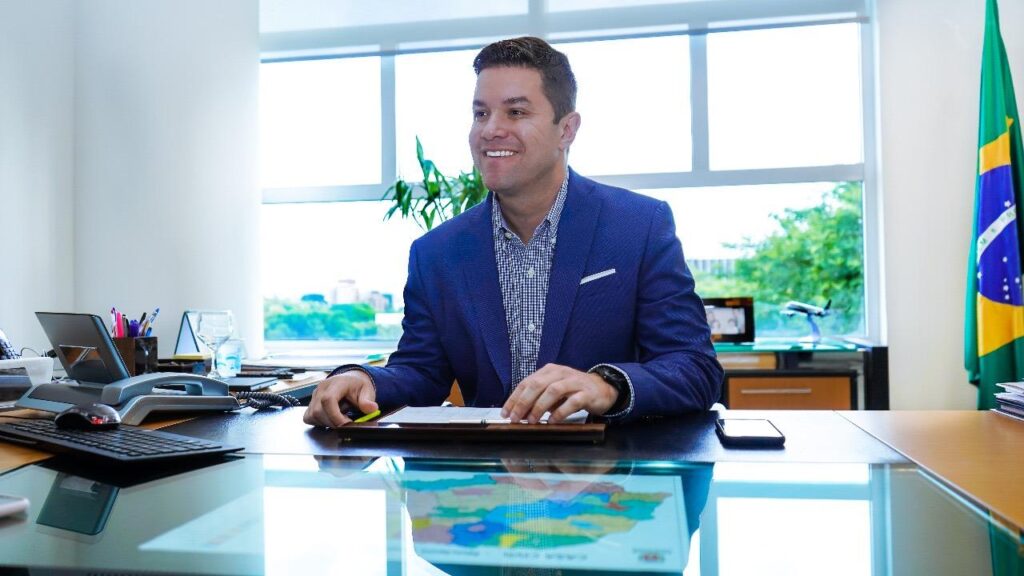 Guto Silva: Transformando a Política Paranaense para Além do Acaso