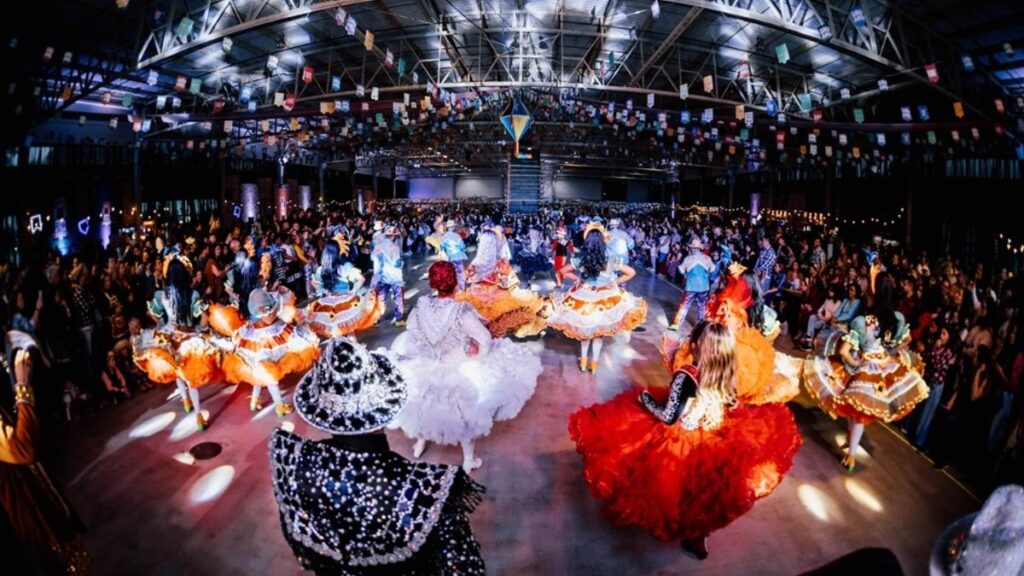 Quadrilha Luar do Sertão Encanta Curitiba no 2º São João da Capital Paranaense