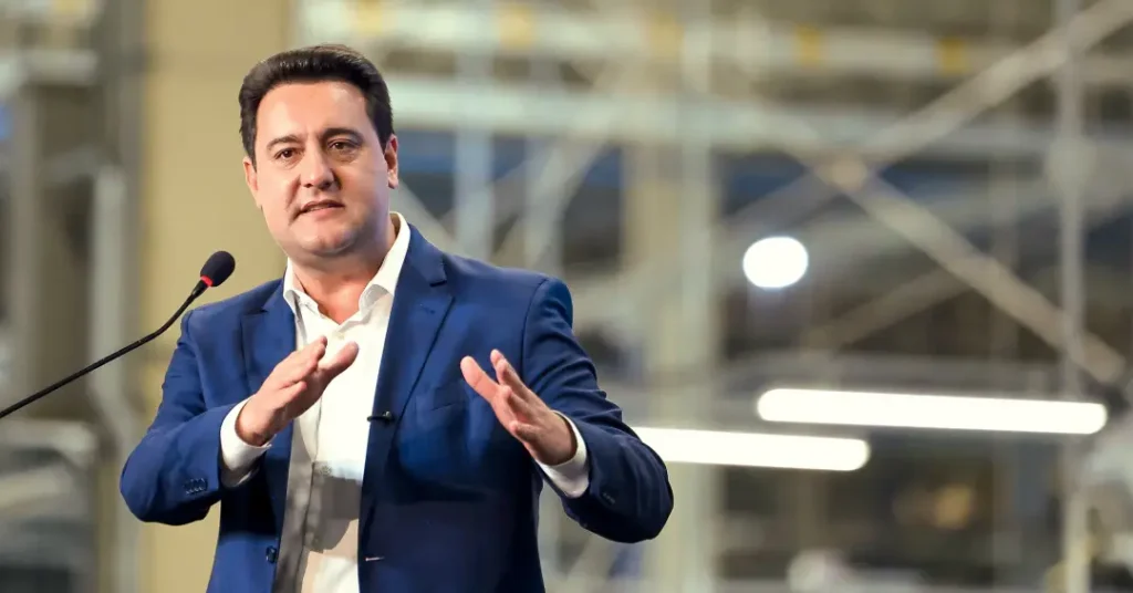 Ratinho Jr. Define Sandro Alex como Candidato ao Governo do Paraná