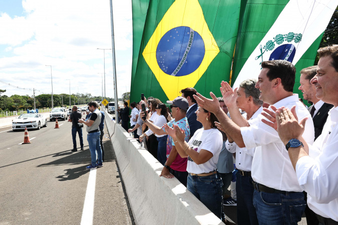 Ratinho Junior Anuncia Conclusão de 6,8 km da Duplicação da Rodovia das Cataratas em Foz do Iguaçu Ratinho Junior Anuncia Conclusão de 6,8 km da Duplicação da Rodovia das Cataratas em Foz do Iguaçu