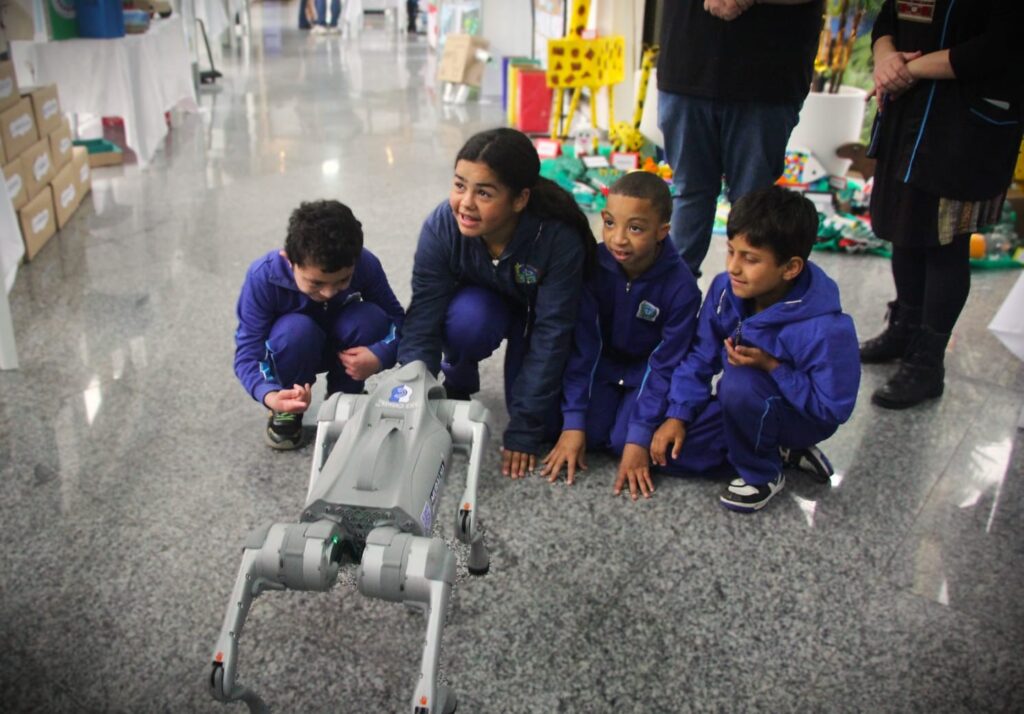 São José dos Pinhais Revoluciona com Educação Digital na Escola São José dos Pinhais Revoluciona com Educação Digital na Escola