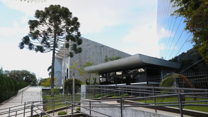 Semana Legislativa em Londrina: Cultura, Proteção Animal e Homenagens em Destaque Semana Legislativa em Londrina: Cultura, Proteção Animal e Homenagens em Destaque