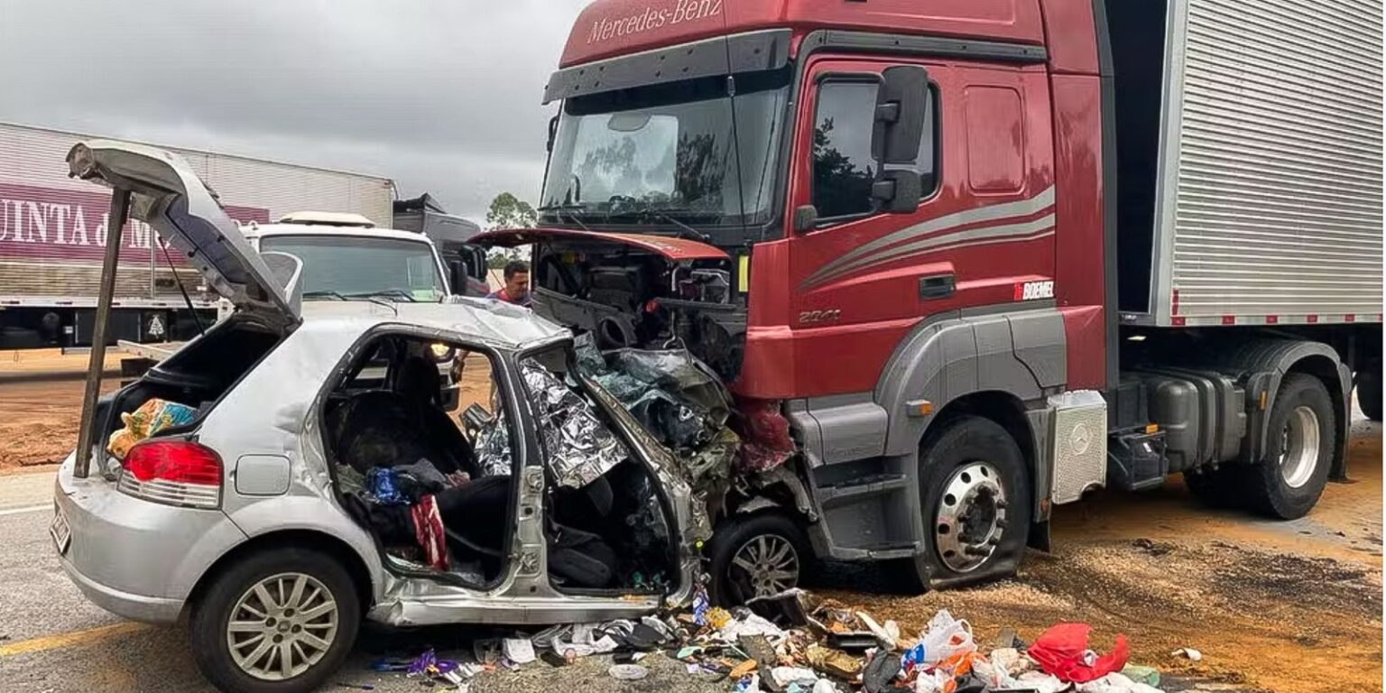 Tragédia na BR-251: Seis Membros de uma Família Perdem a Vida em Acidente Terrível
