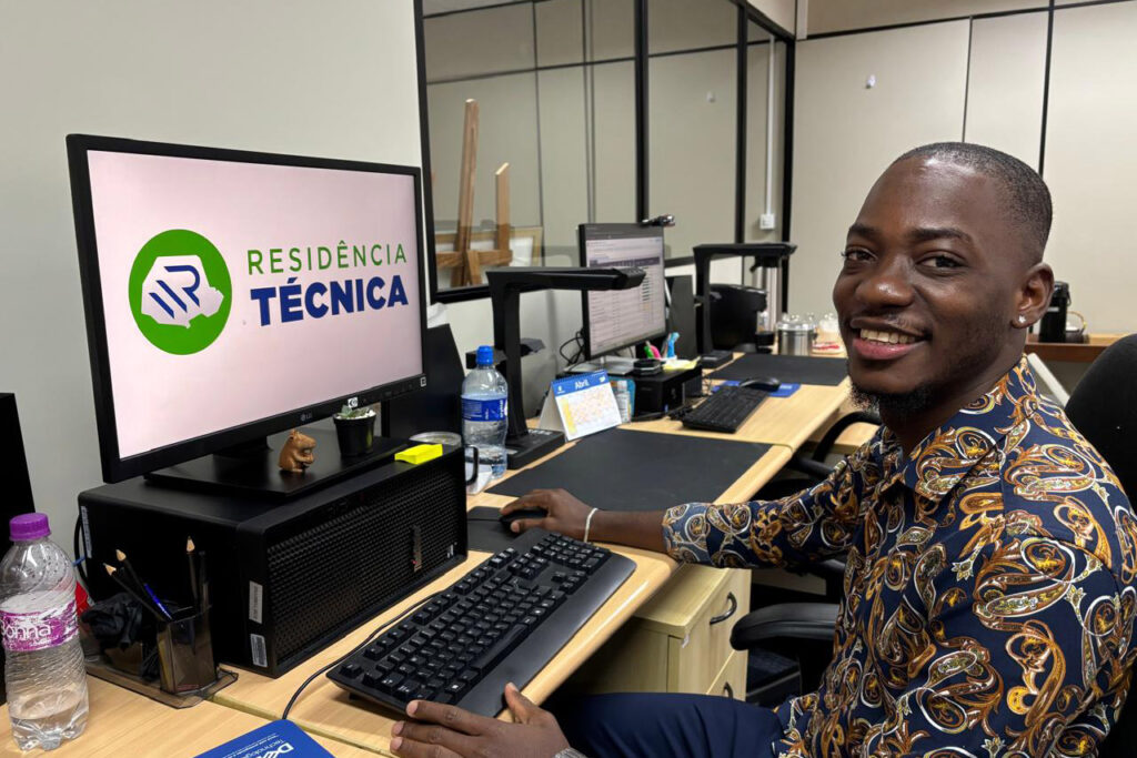 UEL Forma Especialistas em Patrimônio Histórico e Gestão Documental