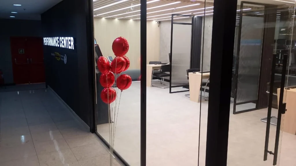 Tecnologia e IA revolucionam treinos na academia premium de Curitiba Tecnologia e IA revolucionam treinos na academia premium de Curitiba