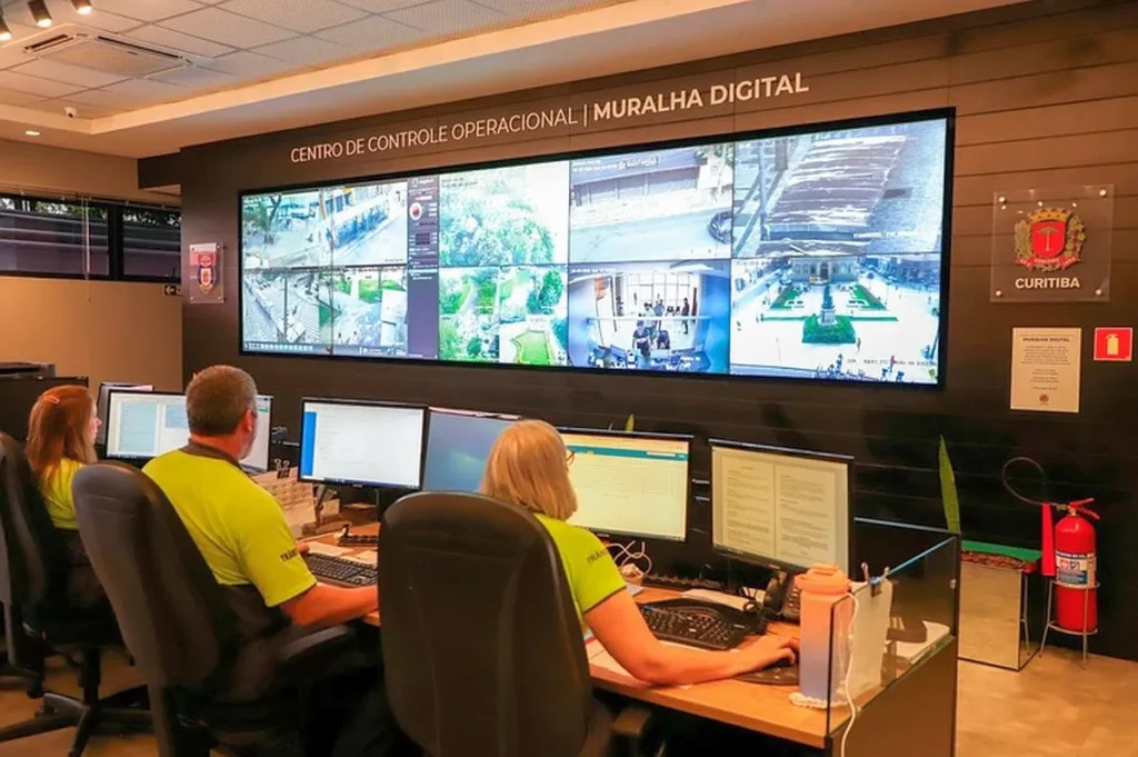 Análise do Projeto de Lei que Fortalece a Muralha Digital em Curitiba