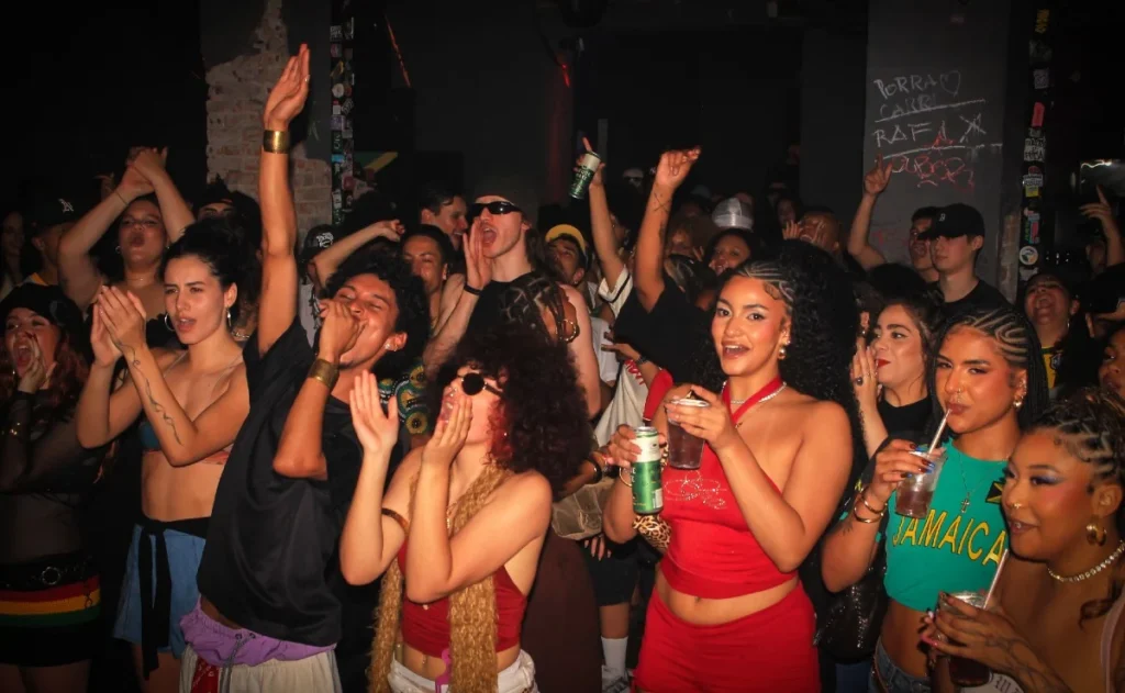 Baile das Caixa: Celebração da Cultura Negra Agita Curitiba com Proposta Transformadora