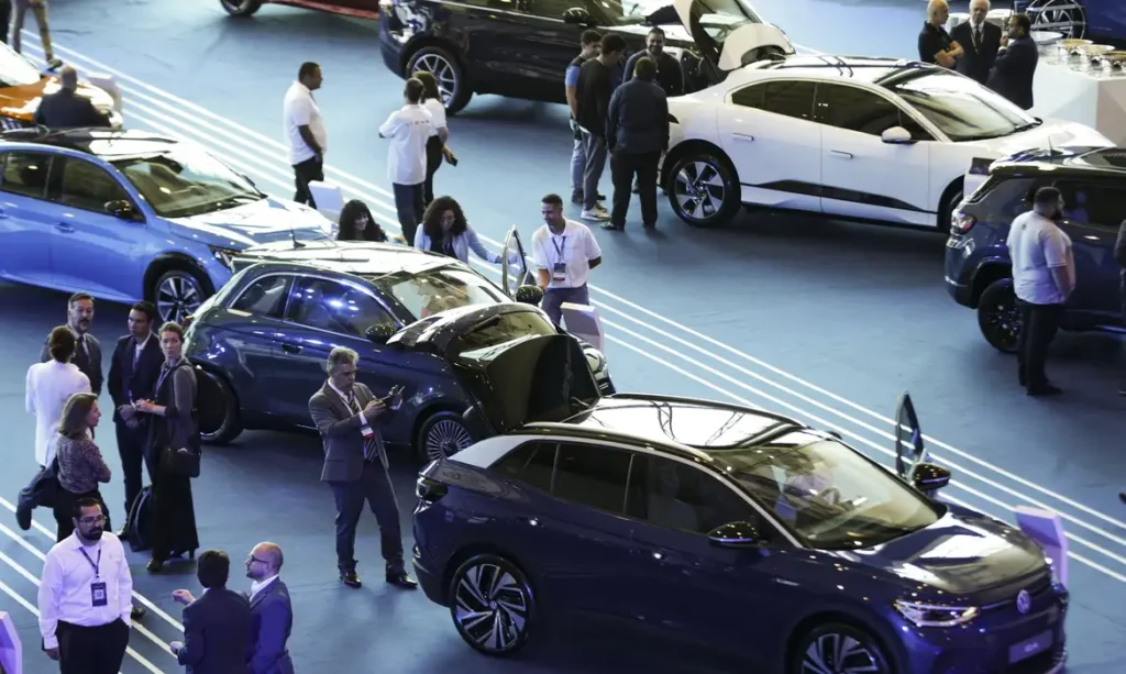 Curitiba Destaca-se na Venda de Carros Elétricos em Abril: 5ª Cidade do Brasil