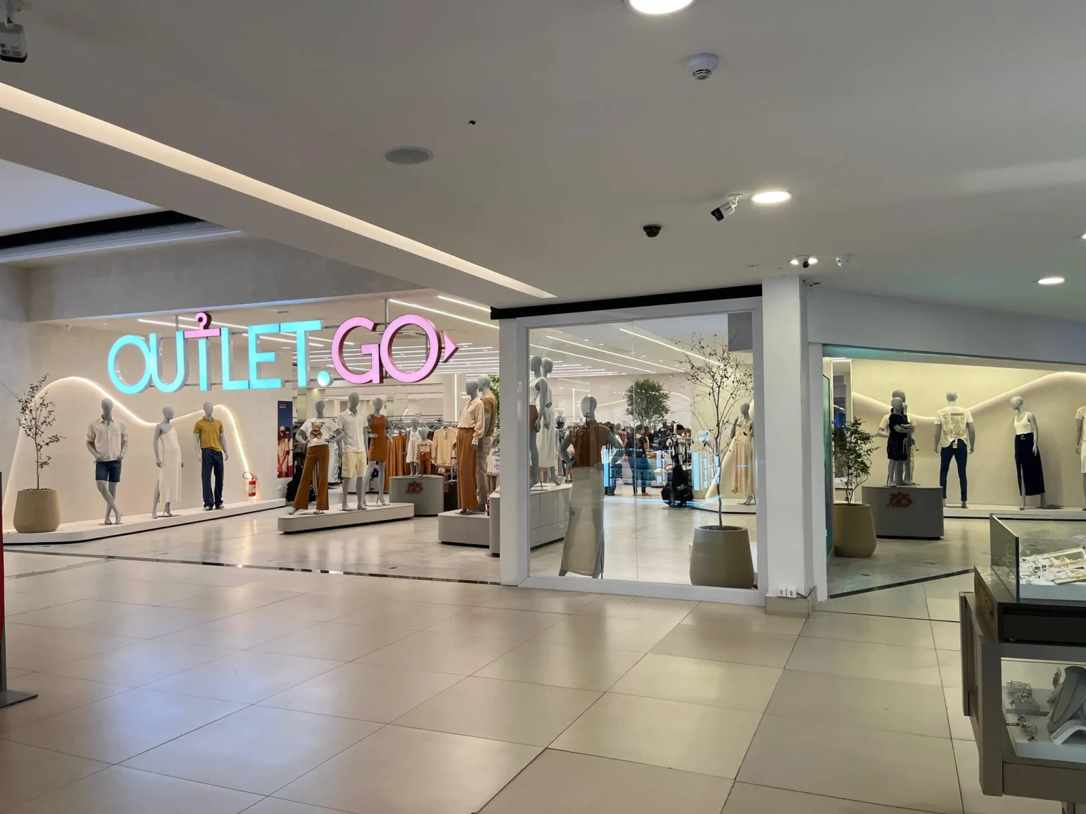 Curitiba Recebe Outlet com Descontos Imperdíveis de até 70% em Marcas Famosas