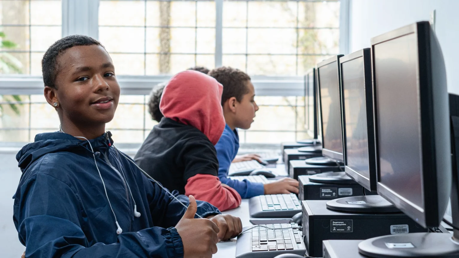 Estudantes do Paraná lideram classificados na Olimpíada Brasileira de Inovação, Ciência e Tecnologia Estudantes do Paraná lideram classificados na Olimpíada Brasileira de Inovação, Ciência e Tecnologia