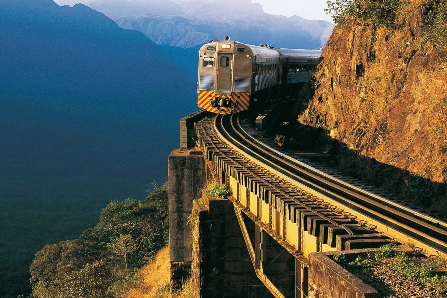 Passeio de Trem entre Curitiba e Morretes: 5 Milhões de Passageiros em 29 Anos