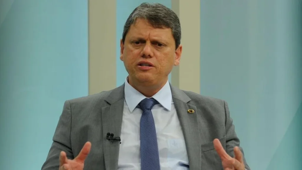 Paraná Pesquisas: Tarcísio lidera eleições em SP com vantagem no 1º e 2º turnos