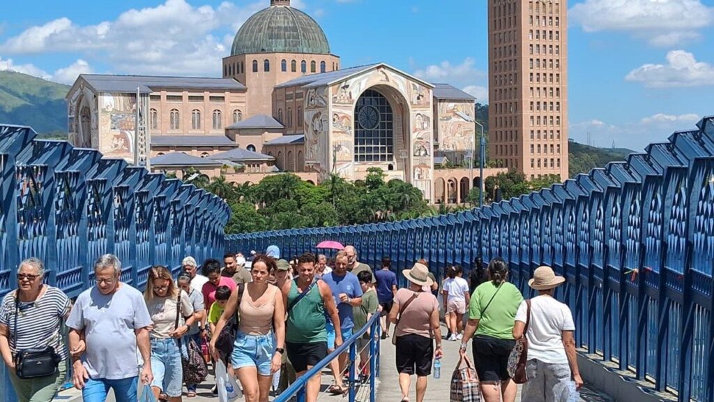 Turismo Religioso no Brasil: Uma Realidade que Excede os Números Oficiais