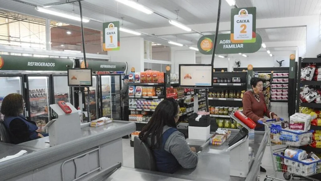 Promoção nos Armazéns da Família de Curitiba: Alimentos essenciais com descontos imperdíveis