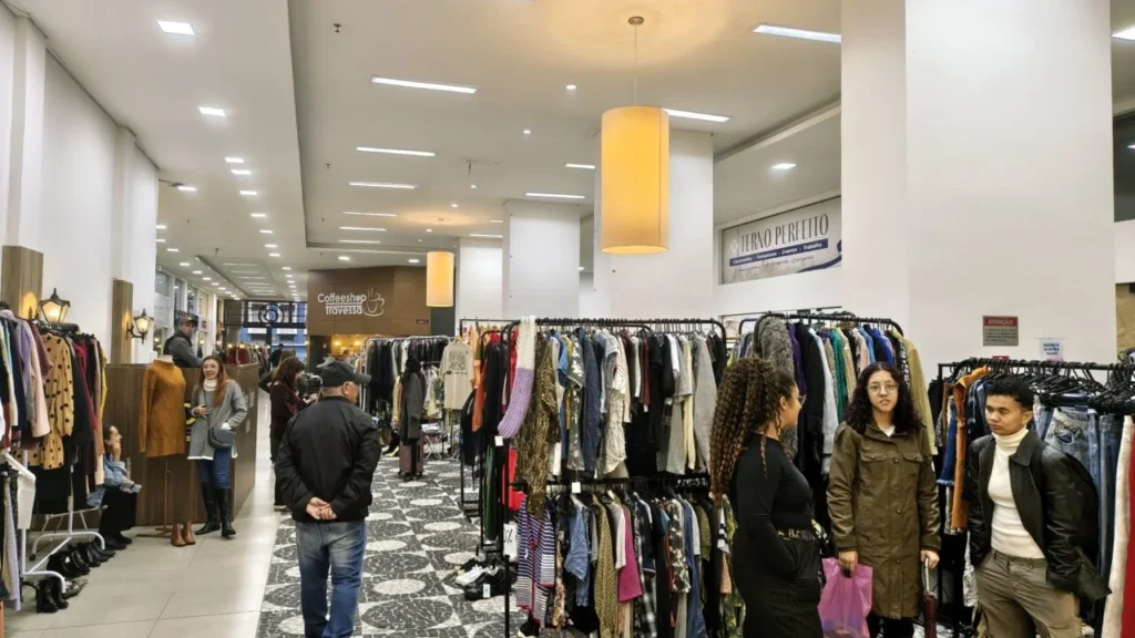 Semana dos Brechós é oficializada no Paraná e fortalece economia sustentável