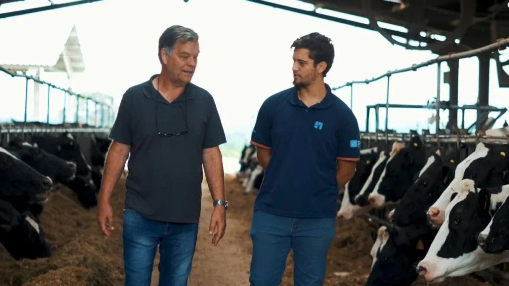 Tecnologia na Sucessão Familiar: Como Fazenda Paranaense Moderniza Produção Leiteira