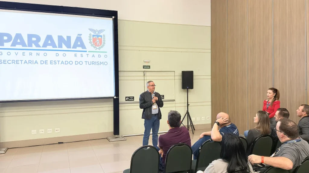 Paraná fortalece regionalização do turismo com reunião de lideranças em Foz do Iguaçu