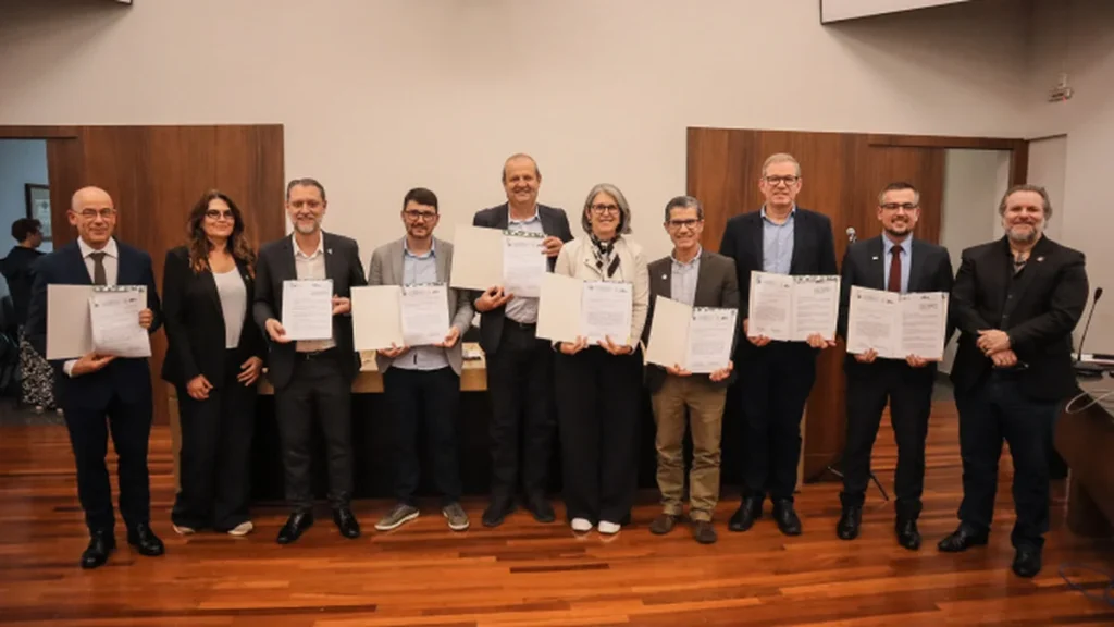 Paraná firma acordo internacional para doutorado em tecnologia agroalimentar com Portugal Paraná firma acordo internacional para doutorado em tecnologia agroalimentar com Portugal