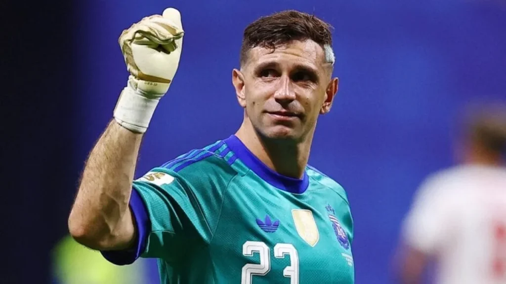 Dibu Martínez: De recusas a lenda da seleção argentina com trajetória de superação
