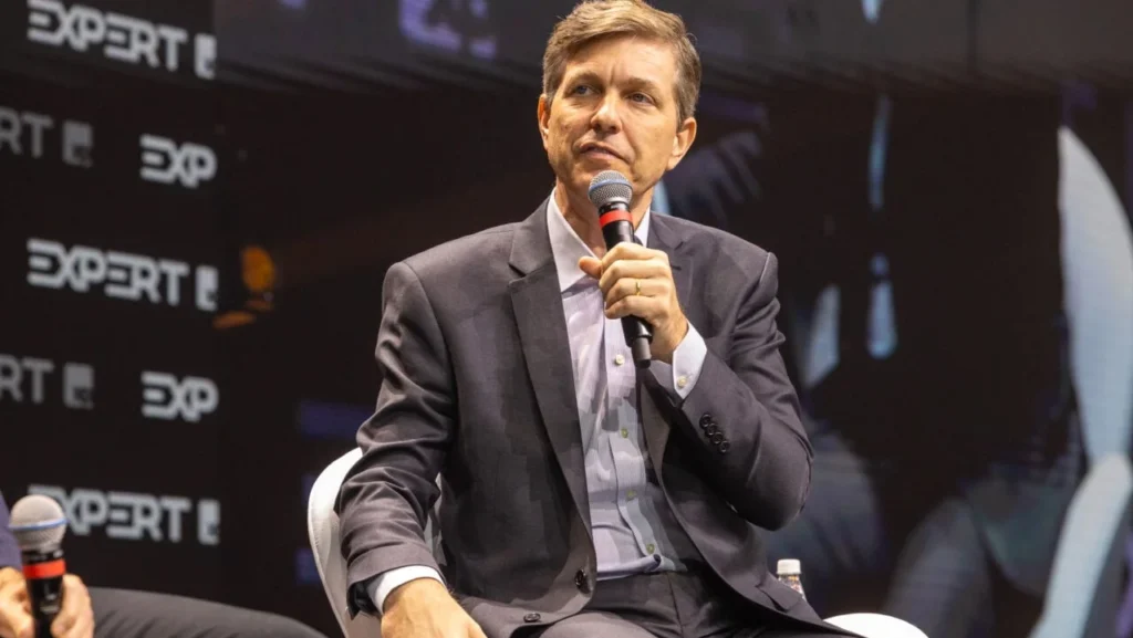 Grupo Muffato: 52 Anos de Estratégia para Perpetuar Negócios no Paraná e Além Grupo Muffato: 52 Anos de Estratégia para Perpetuar Negócios no Paraná e Além