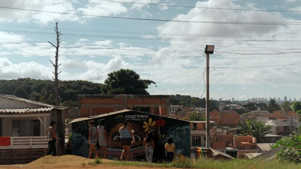 Luta das Mulheres por Moradia na Periferia de Curitiba Ganha Voz em Documentário