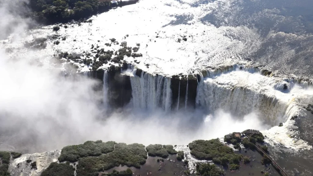 Foz do Iguaçu amplia divulgação turística com estratégia de tráfego pago nas redes sociais Foz do Iguaçu amplia divulgação turística com estratégia de tráfego pago nas redes sociais